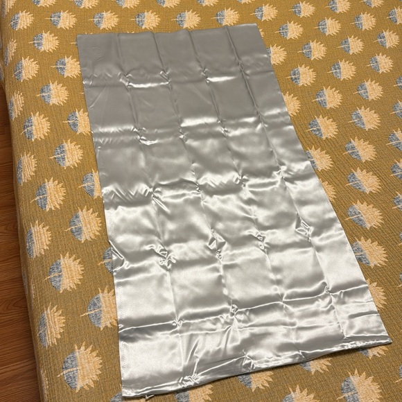 NIB Blissy Silk Pillowcase King Size Silver - Picture 10 of 10